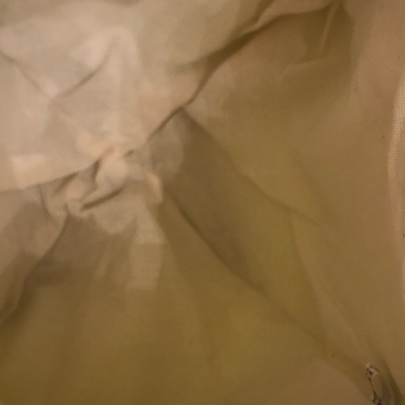 Lime green silk bag with brown floral button - Picture 4 of 8